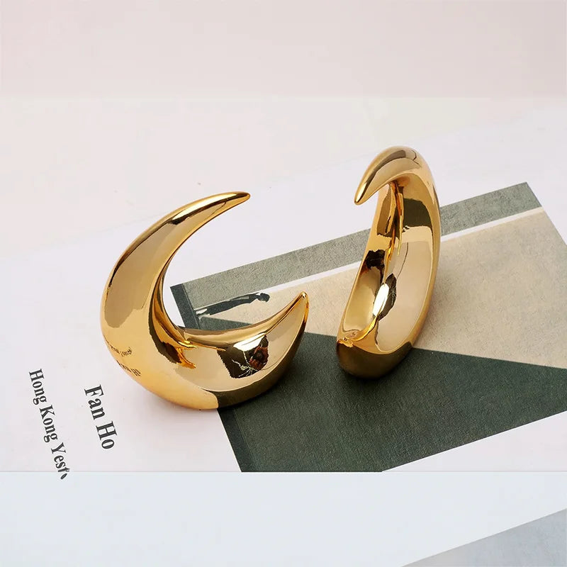 Twin Crescent Moons